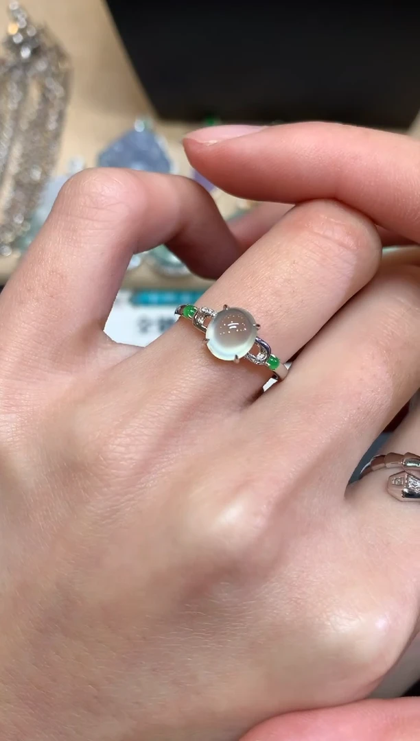 【闪购商品】翡翠戒指18K金镶嵌蛋面【无服务费】