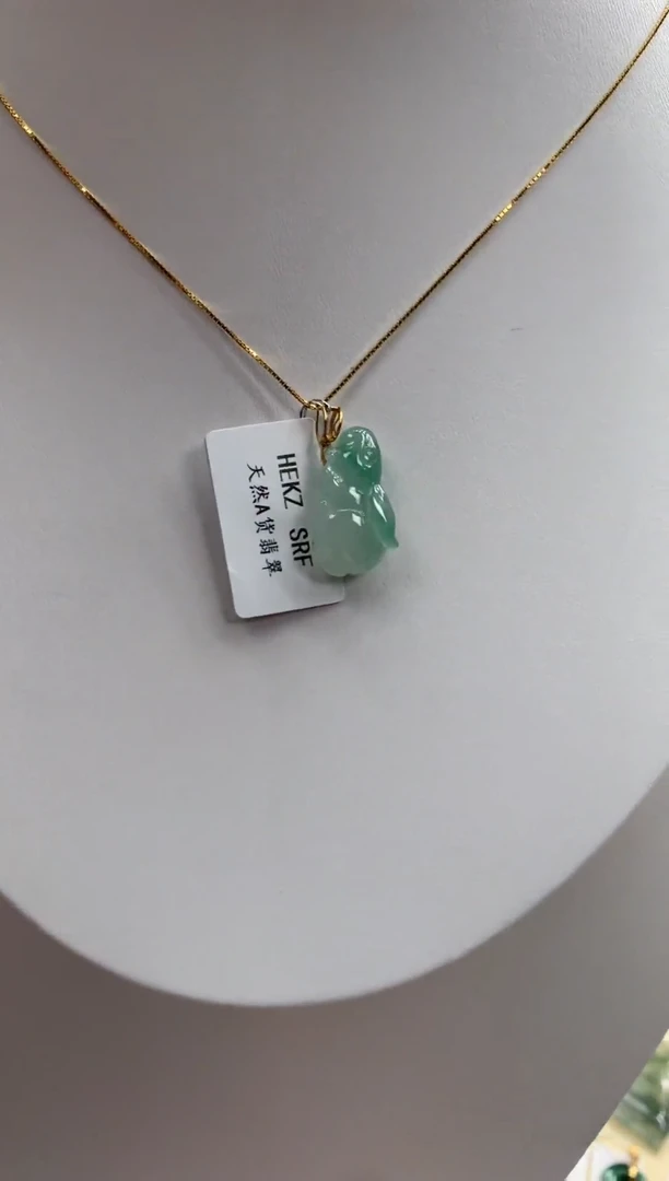 翡翠18K金镶嵌吊坠(不含链)兔子