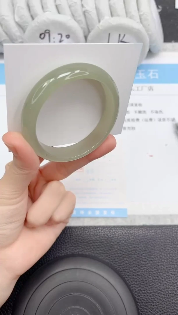 未镶嵌手镯石英质玉109-55.1