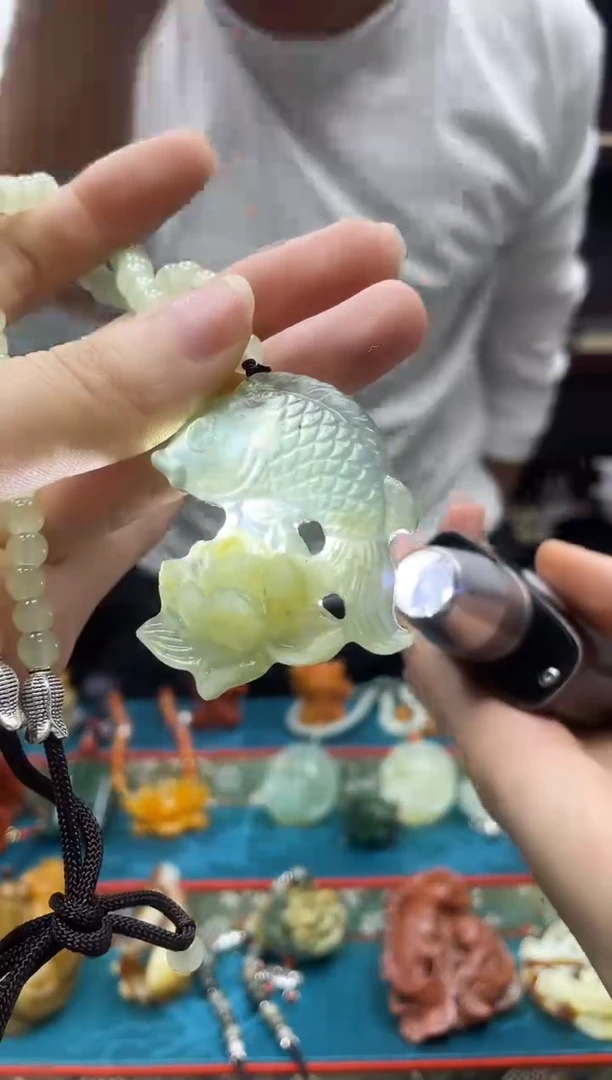 未镶嵌岫玉吊坠·