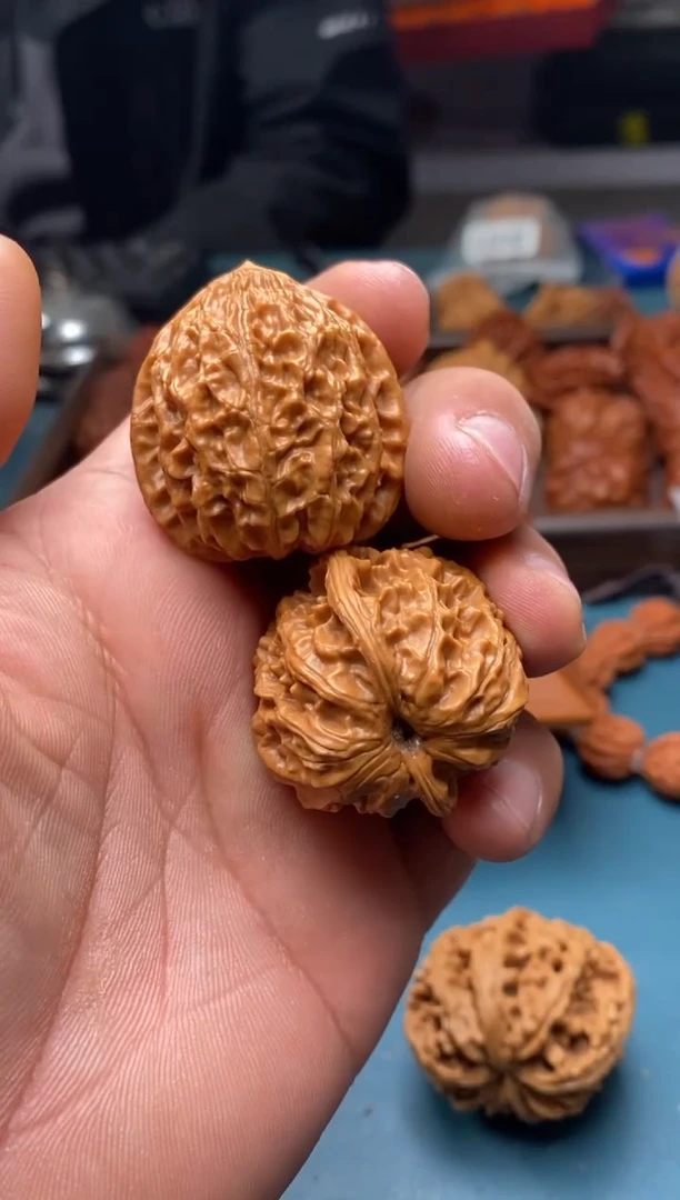 把件文玩核桃金牛b304