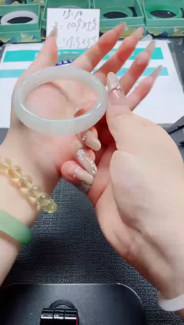 未镶嵌手镯石英质玉128-58