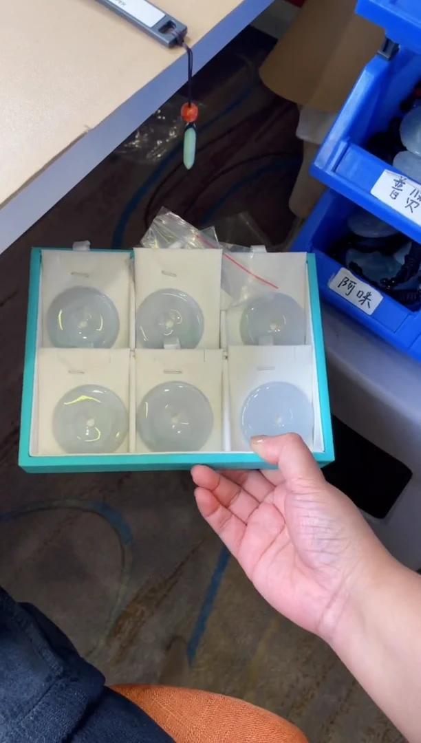 【闪购商品】翡翠颈饰未镶嵌天然缅甸A货翡翠多样性发一扣162