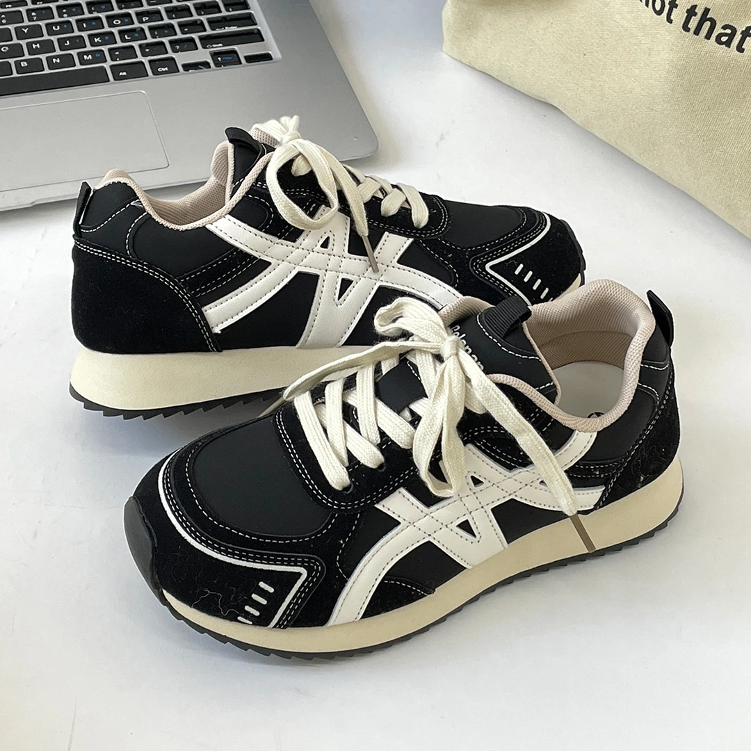 黑色圆头高级感德训鞋女2025秋新款透气舒适阿甘鞋百搭运动休闲鞋