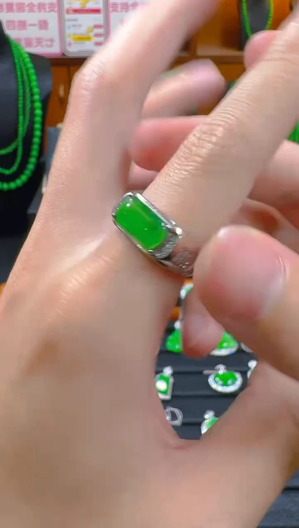 翡翠戒指未镶嵌天然a货翡翠