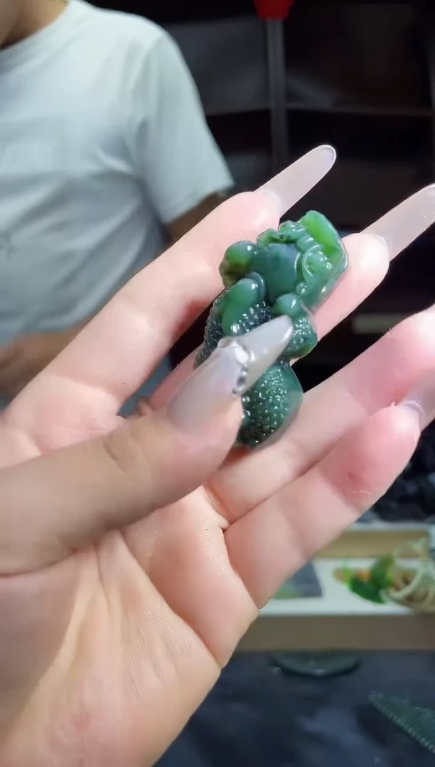 和田玉未镶嵌颈饰1