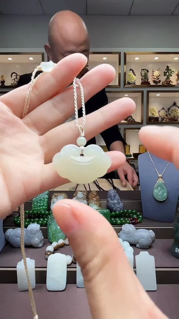 【闪购商品】和田玉颈饰未镶嵌苏