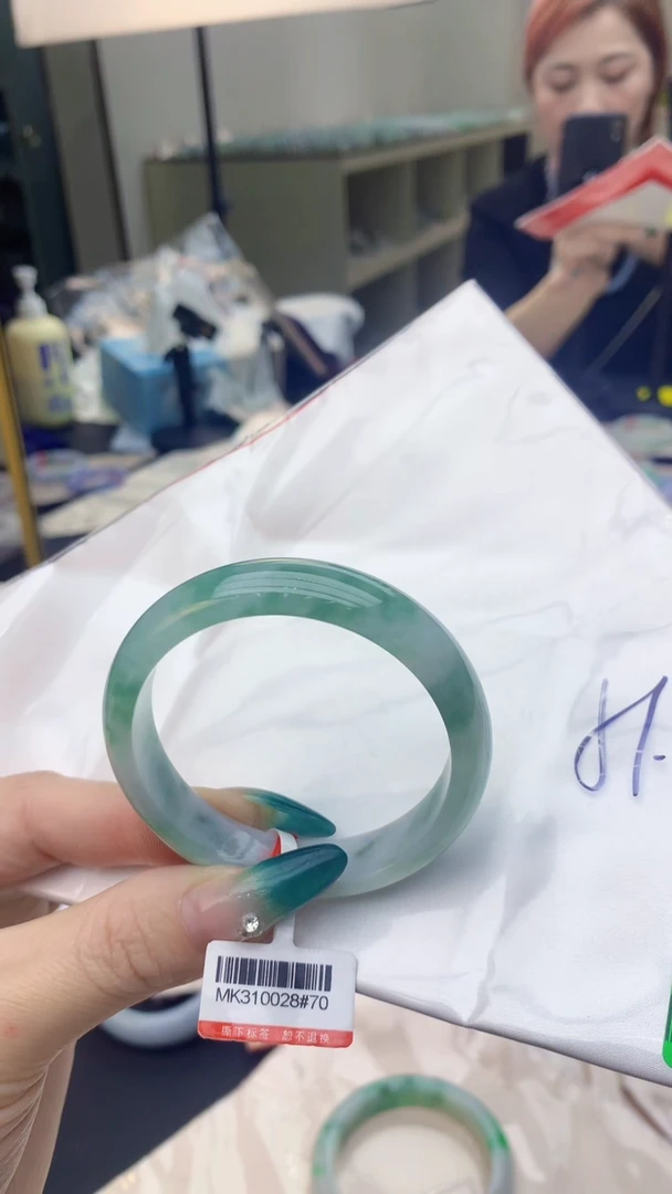 【闪购商品】翡翠手镯未镶嵌0431134273