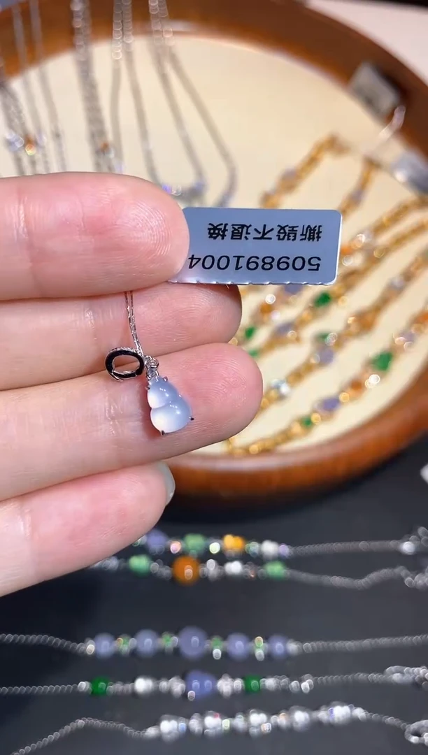 吊坠(不含链)18K金镶嵌翡翠吊坠