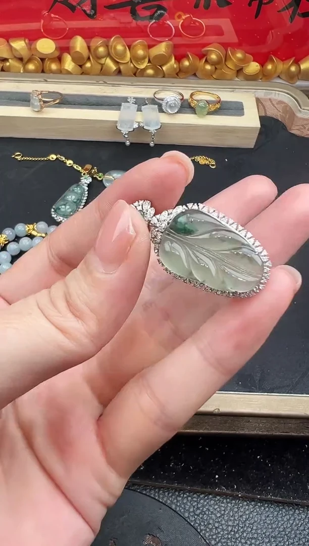 吊坠(不含链)18K金镶嵌翡翠勿拍