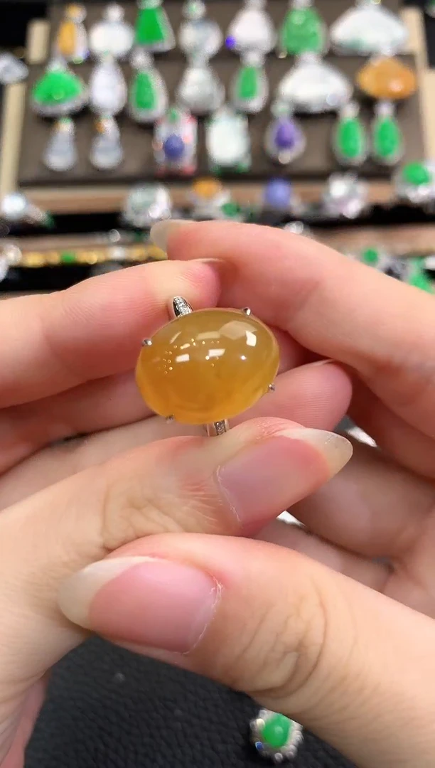 翡翠戒指18K金镶嵌春日珠宝 B73