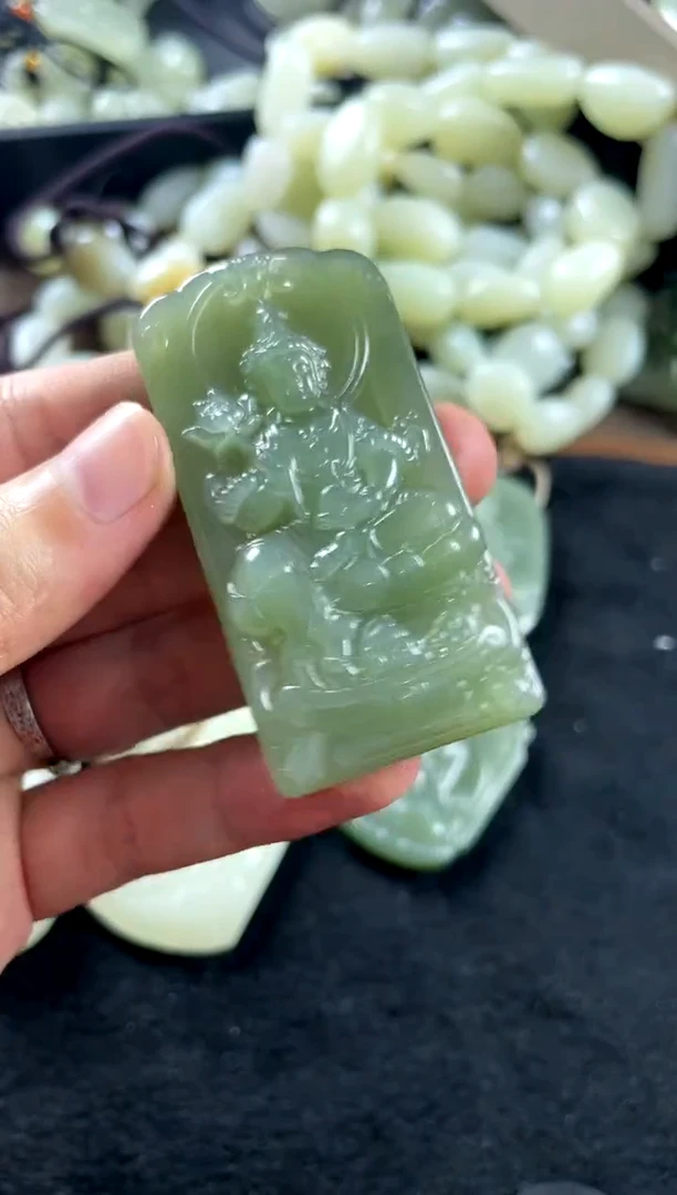 和田玉未镶嵌颈饰观音