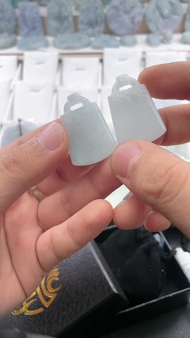 翡翠未镶嵌颈饰..../6/3/ 299多样性发其一