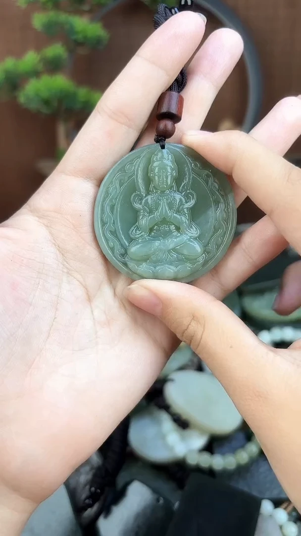 和田玉未镶嵌颈饰1