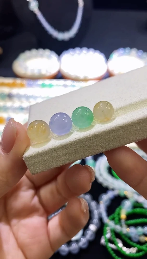 未镶嵌挂件翡翠散珠多样性发其一（单颗）