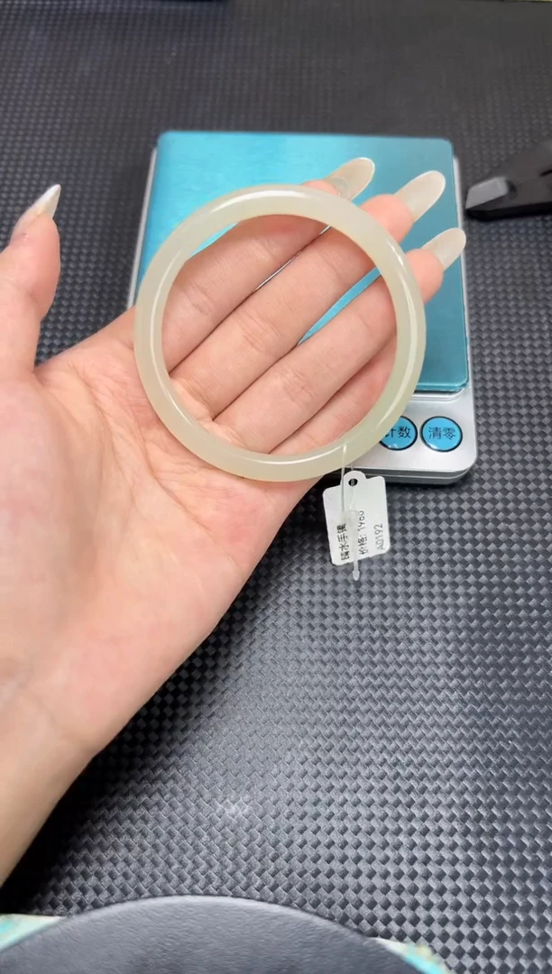 未镶嵌手镯和田玉1980