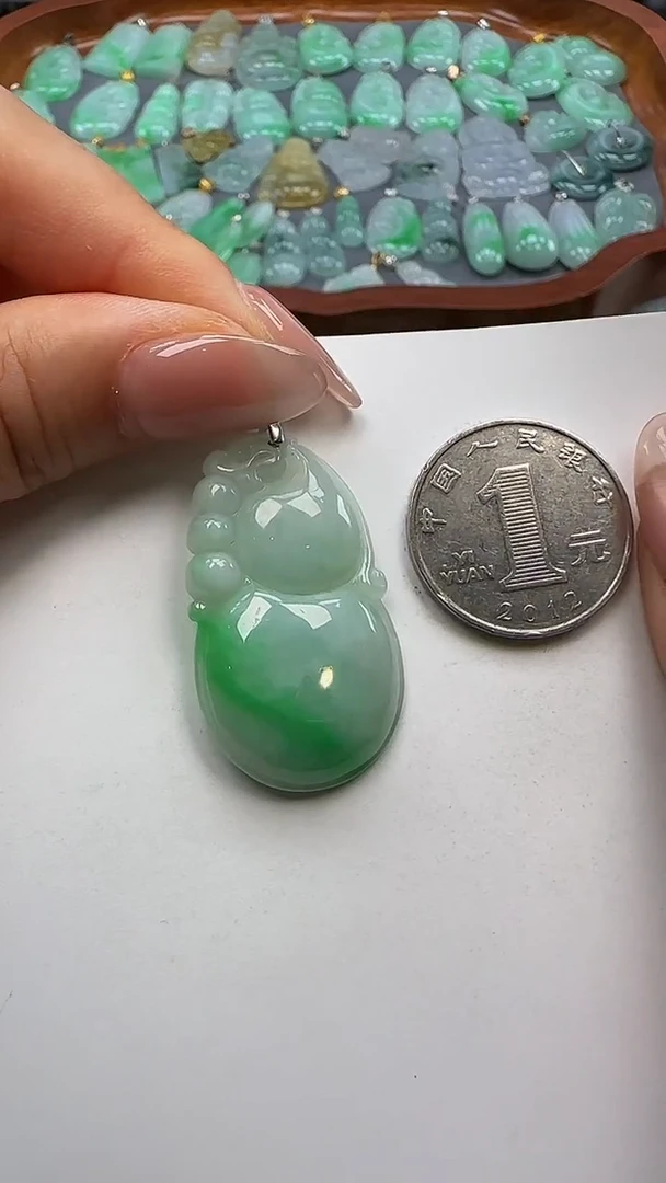 翡翠18K金镶嵌吊坠(不含链)葫芦