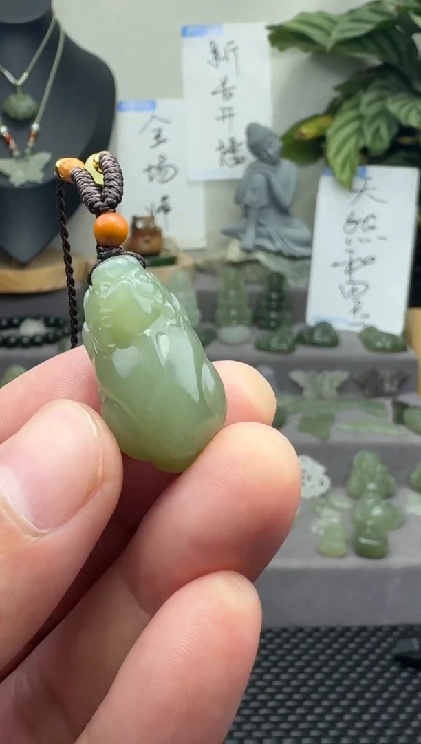 颈饰未镶嵌和田玉28mm 多样性发一、赠绳  完美主义慎拍