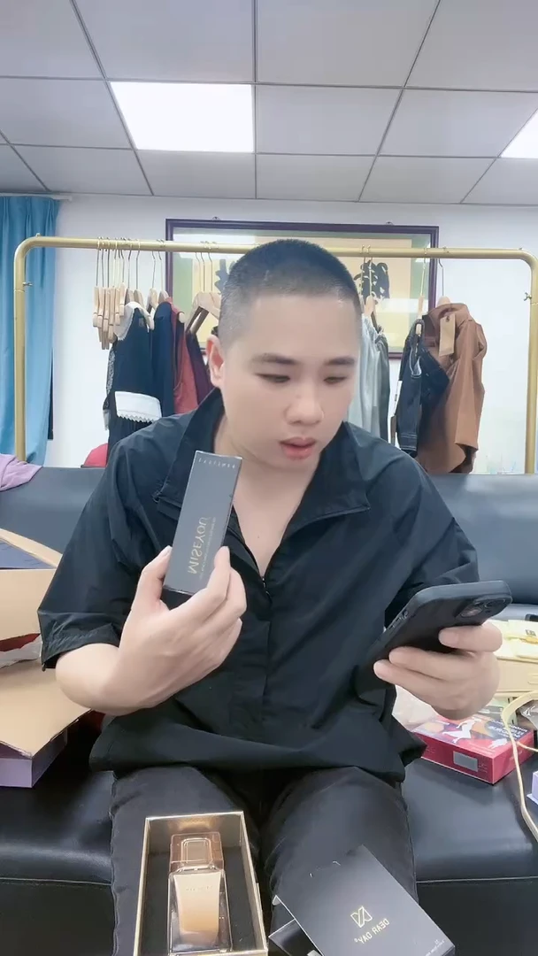 眼线笔！！！两支！！！！！！！！9.9！！