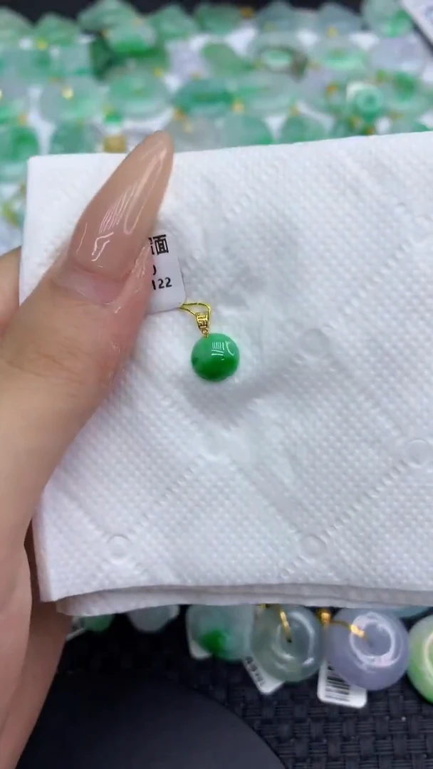 颈饰18K金镶嵌翡翠天然缅甸A货翡翠