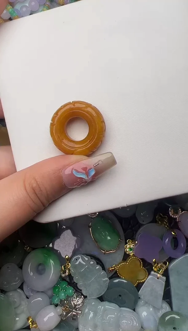 翡翠未镶嵌颈饰天然缅甸翡翠吊坠