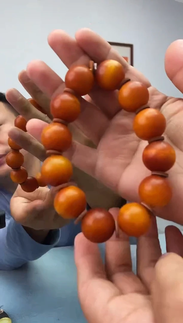 琥珀未镶嵌珠宝奇石**假一罚十，发一件053