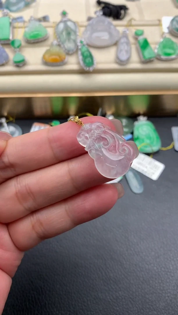 翡翠18K金镶嵌颈饰A629