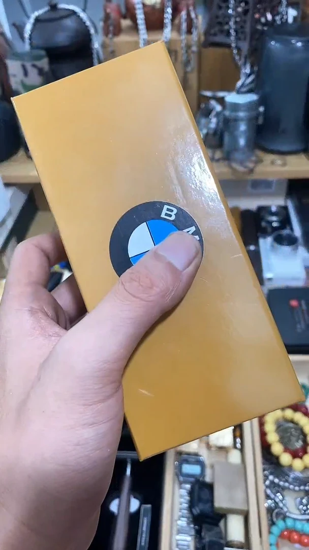 瓷片闪购商品  如图所示