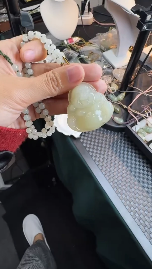 【闪购商品】和田玉颈饰未镶嵌40蜂蜜水佛公