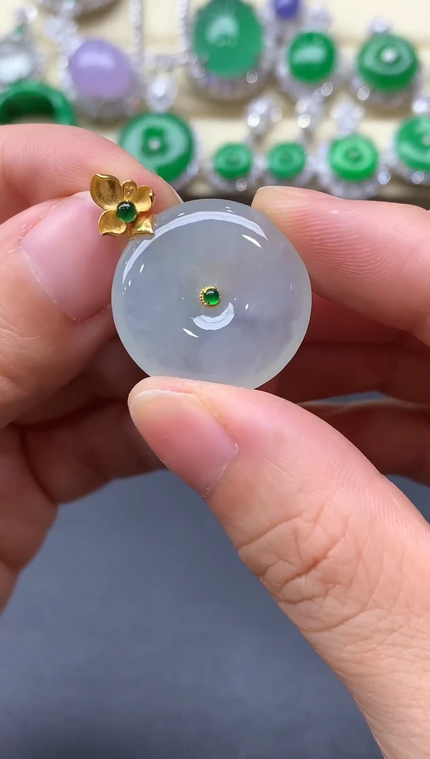 颈饰18K金镶嵌翡翠65-中国好珍宝