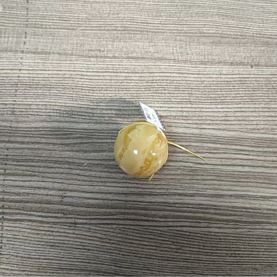 (卫东推荐)天然蜜蜡单株16