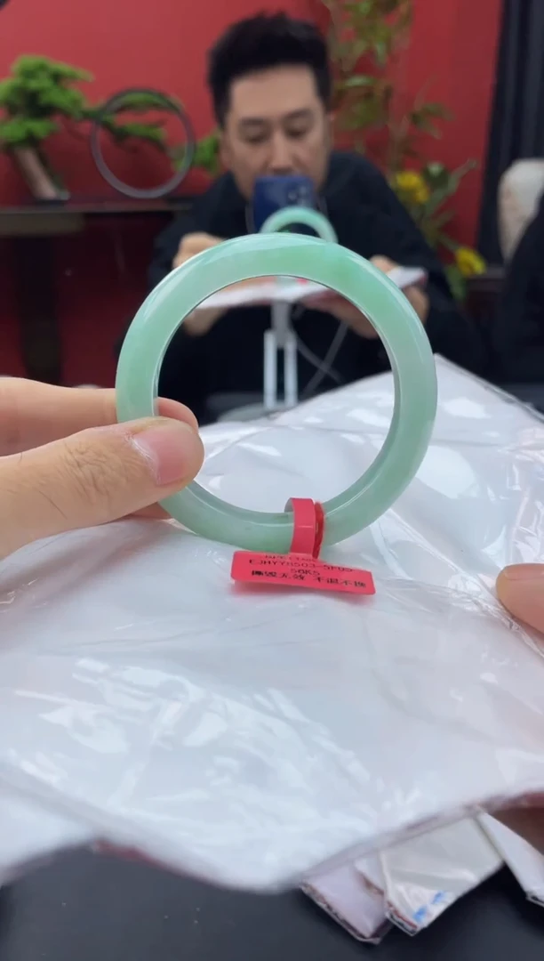 未镶嵌手镯翡翠99