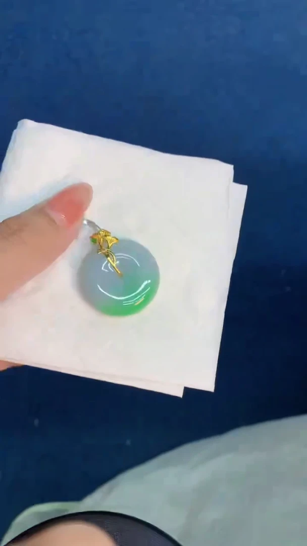 翡翠18K金镶嵌吊坠(不含链)1