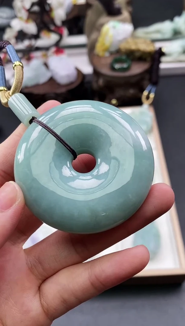 翡翠未镶嵌颈饰天然缅甸A货翡翠