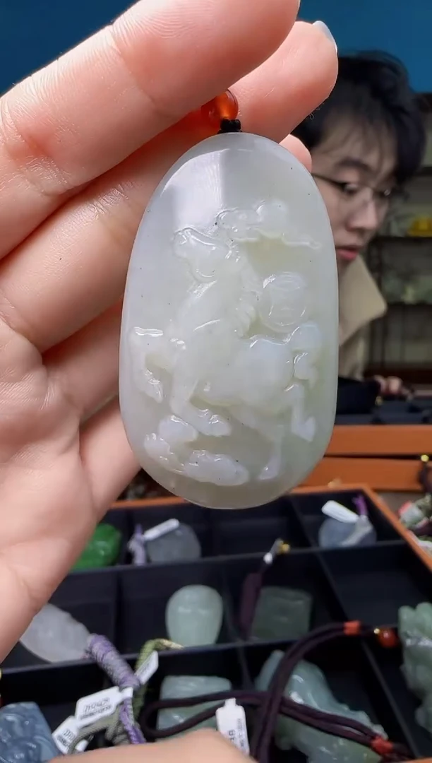 颈饰未镶嵌和田玉1