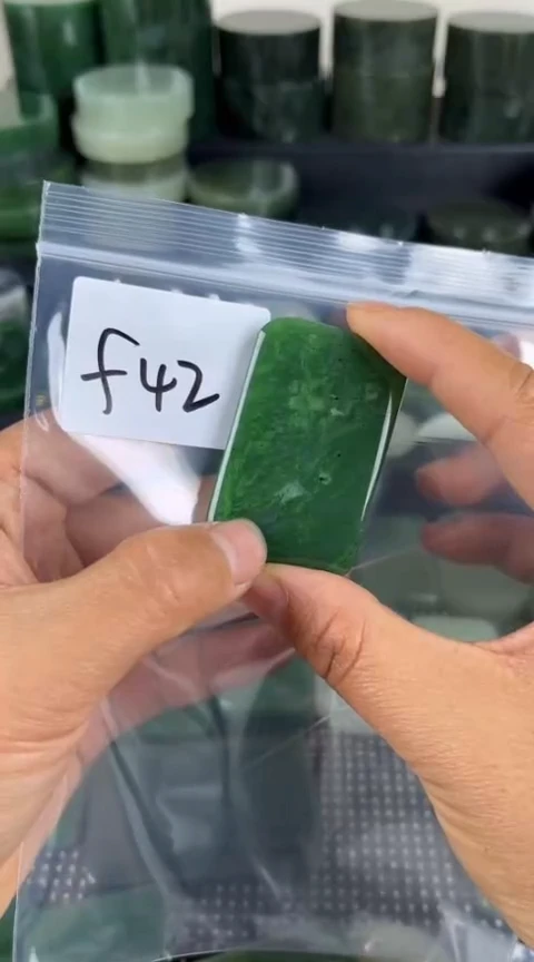 和田玉未镶嵌珠宝半成品牌子