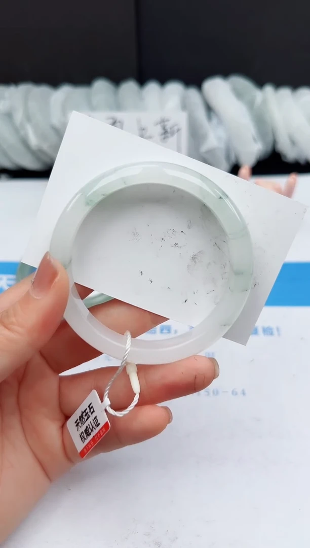 【闪购商品】石英质玉手镯未镶嵌195-PA