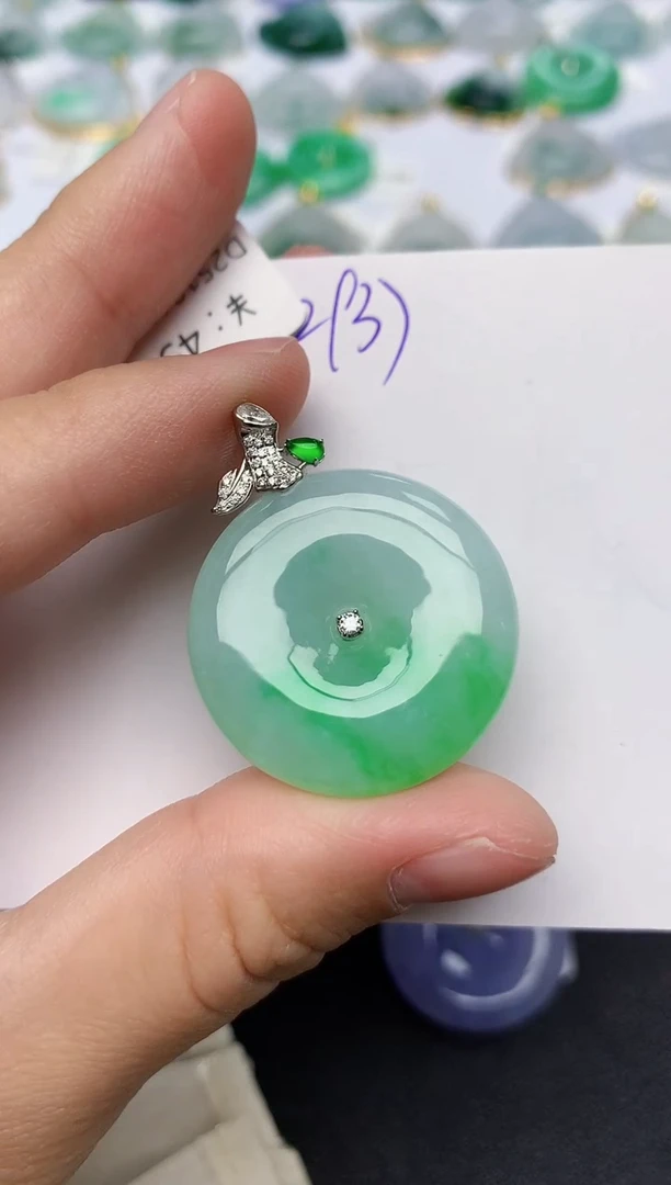 颈饰18K金镶嵌翡翠?****燕天然缅甸A货翡翠百元以上9元证书费自理