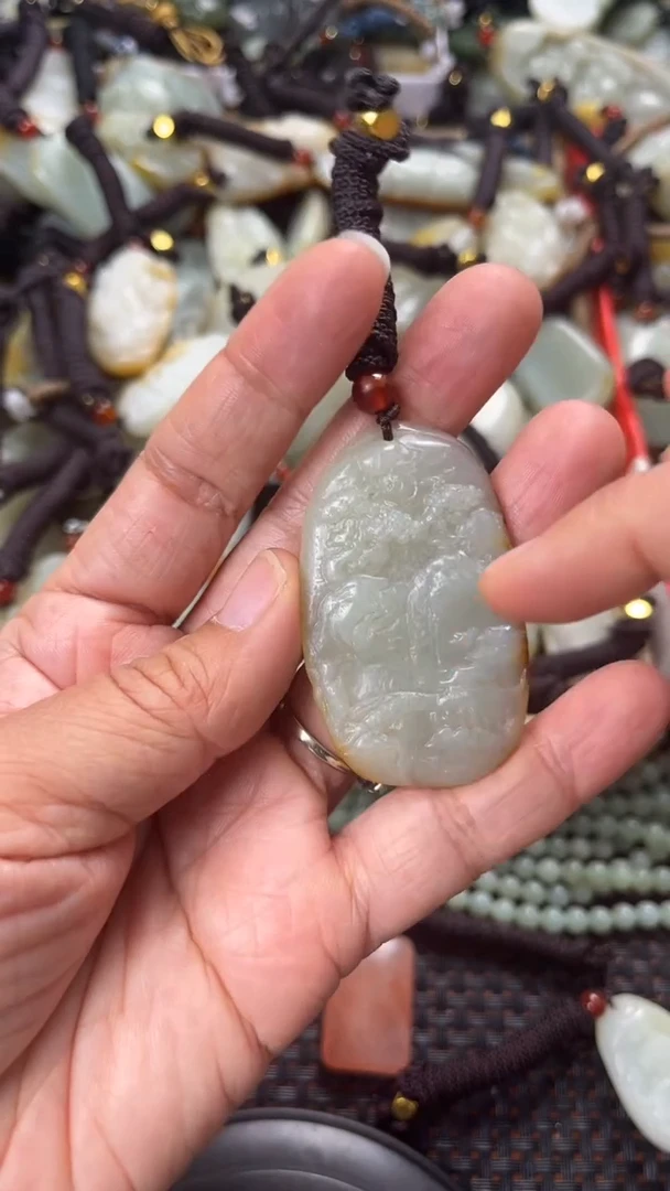 【闪购商品】和田玉颈饰未镶嵌多样性发货没有证书拍一发一有瑕