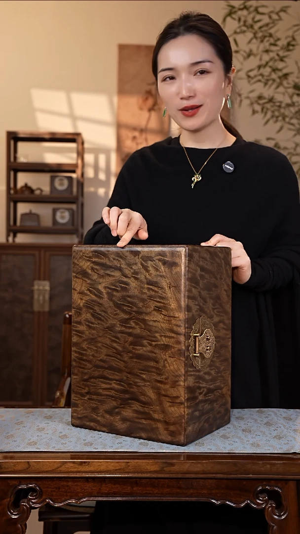 乌木类家具金丝楠阴沉木 高货云彩箱