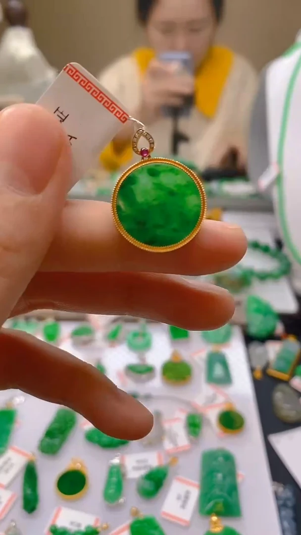 【闪购商品】翡翠颈饰18K金镶嵌新号开播，全场乱卖