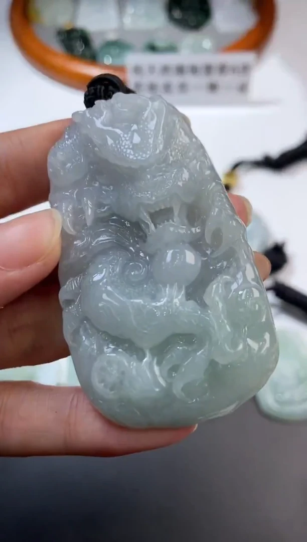 未镶嵌挂件翡翠376026       多人