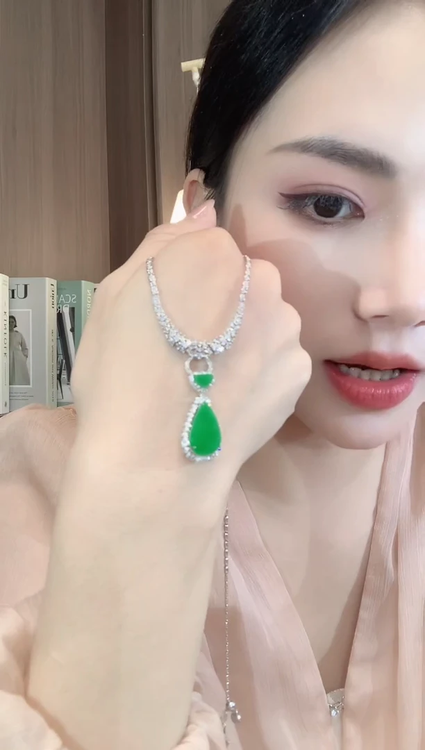 翡翠18K金镶嵌吊坠(不含链)C24