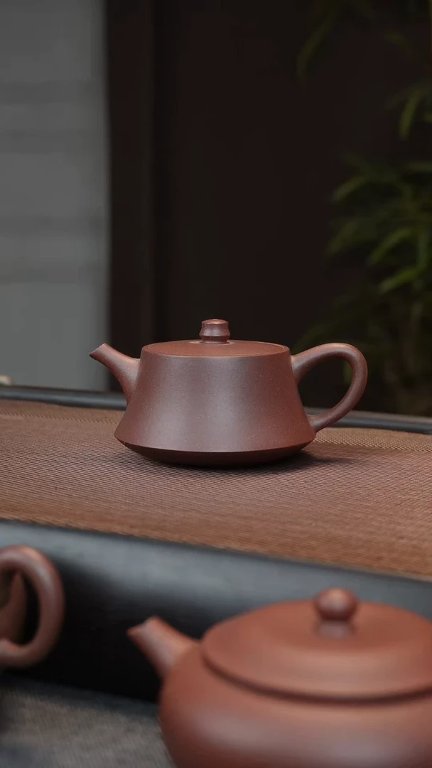 茶壶紫砂夜**梦柱础 底槽清 135CC