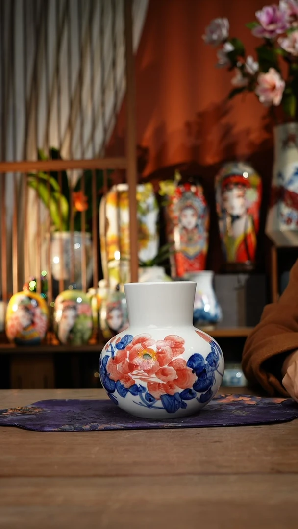 当代景德镇设计师釉下手绘陶瓷花瓶