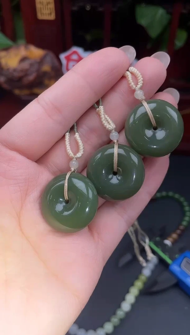 颈饰未镶嵌和田玉吊坠XB11多样性发其一