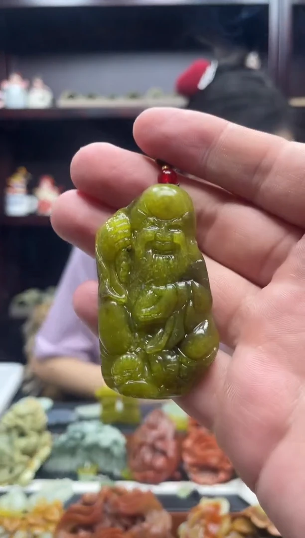 岫玉未镶嵌吊坠·