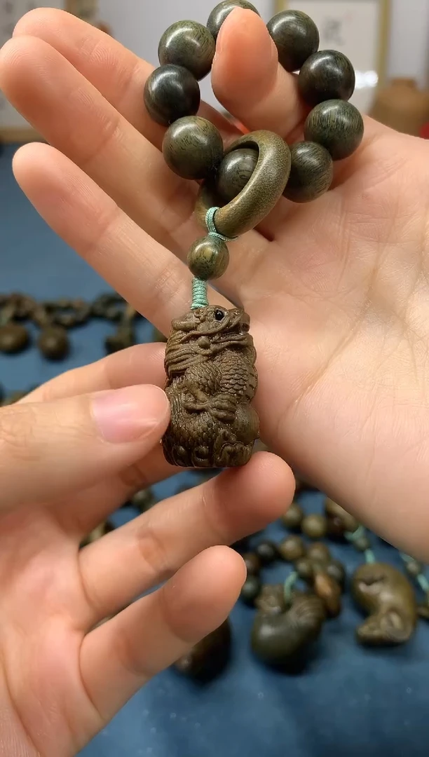 【闪购商品】维腊木（绿檀）把件生肖龙 盘玩件