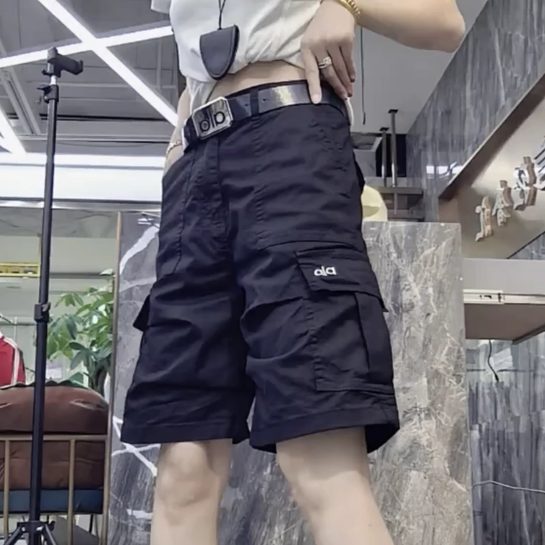 2025年夏季洋气潮流休闲工装时尚百搭简约薄款宽松显瘦五分短裤女