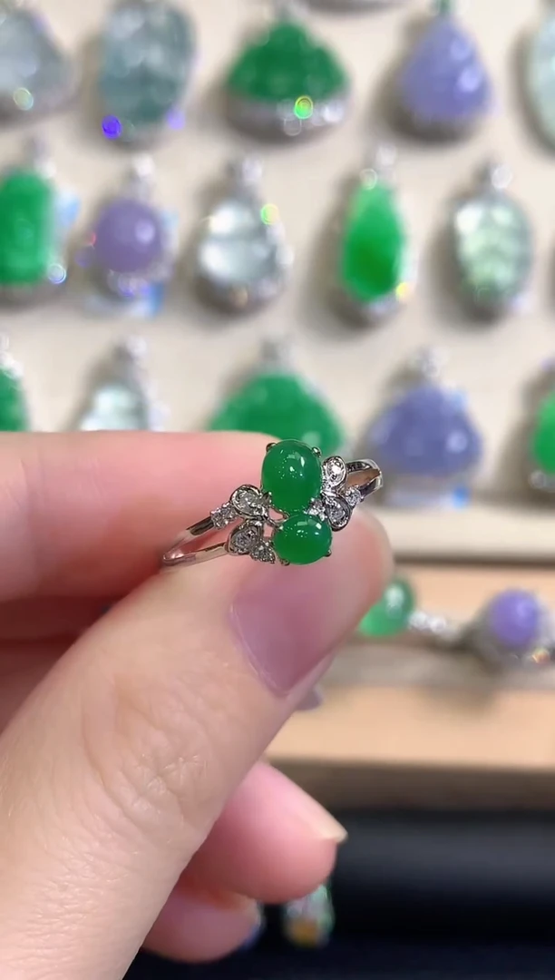 18K金镶嵌戒指翡翠秋日珠宝Q65